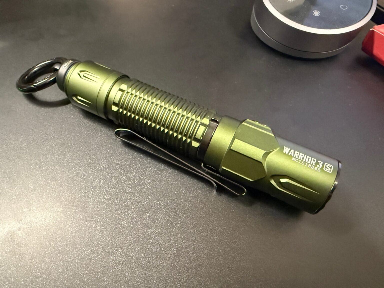 2300ルーメン・照射距離300mという高性能なタクティカルライト、Olight Warrior 3Sレビュー - Items